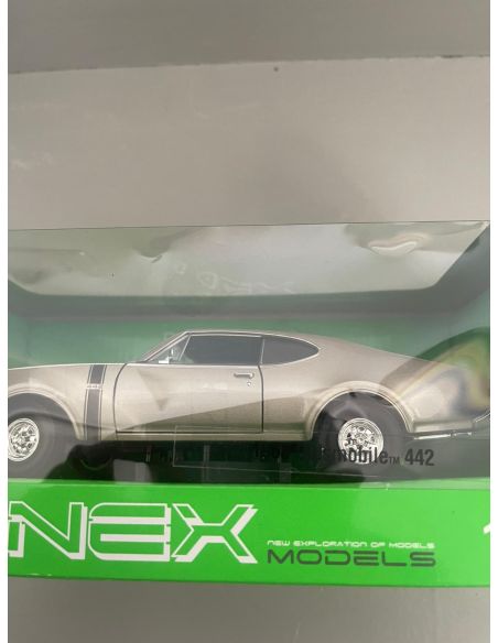copy of Welly WE24024GD OLDSMOBILE 442 1968 LIGHT GOLD 1:24 Modellino