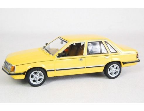 Schuco 3302 OPEL SENATOR A YELLOW 1/43 Modellino