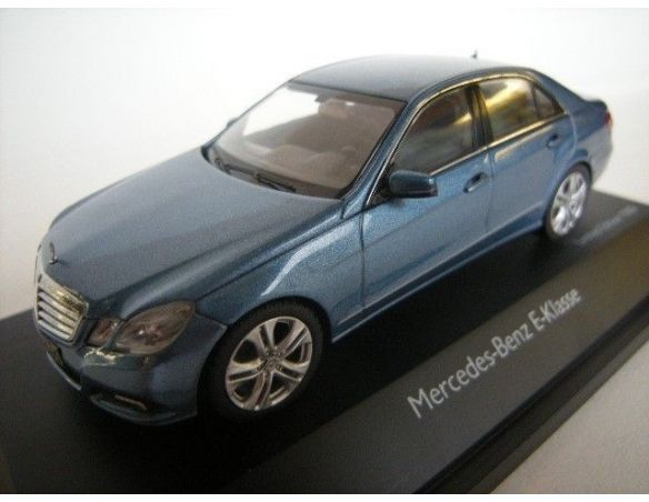 Schuco 7322 MB E-KLASSE AVANTGARDE BLUE 1/43 Modellino
