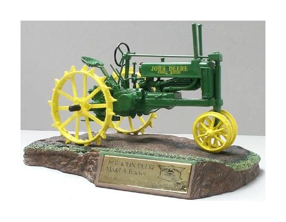 SpecCast SPEC167 JOHN DEERE MODEL A BASE RESINA 1:16 Mezzi Industriali