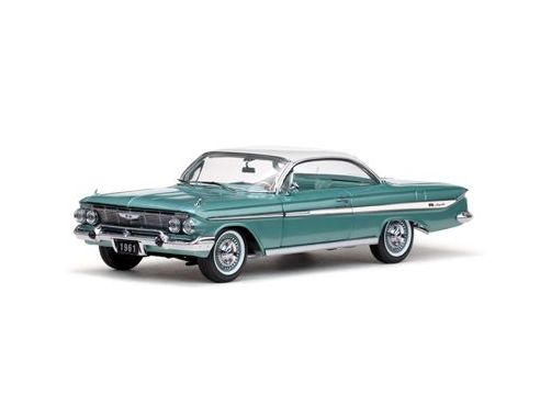 SunStar SS2105 CHEVROLET IMPALA SPORT COUPE' 1961 ARBOR GREEN POLY 1:18 Auto Stradali