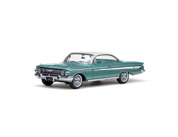 SunStar SS2105 CHEVROLET IMPALA SPORT COUPE' 1961 ARBOR GREEN POLY 1:18 Auto Stradali
