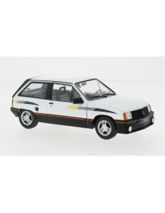 WHITEBOX WB124239 OPEL CORSA A SR 1985 WHITE 1:24 Modellino