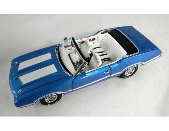 Tin's Manufactured 77301 OLDSMOBILE CONVERTIBLE 442 HARD TOP Modellino