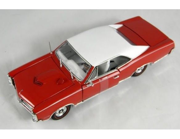 Tin's Manufactured 79701 Pontiac  GTO 1967 Hard Top Rossa 1/24 Modellino