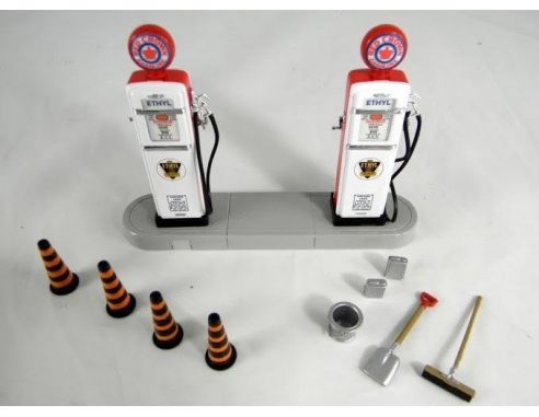 Tin's Manufactured 90034 GAS PUMP ISLAND SET 1950 WHITE 1/24+ Modellino