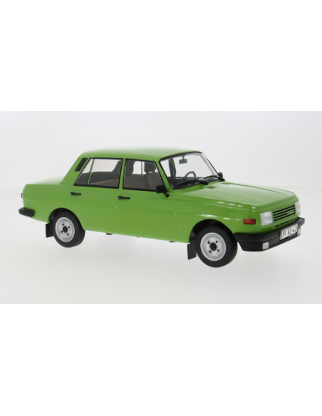 MODELCARGROUP MCG18062 WARTBURG 353 1967 GREEN 1:18 Modellino