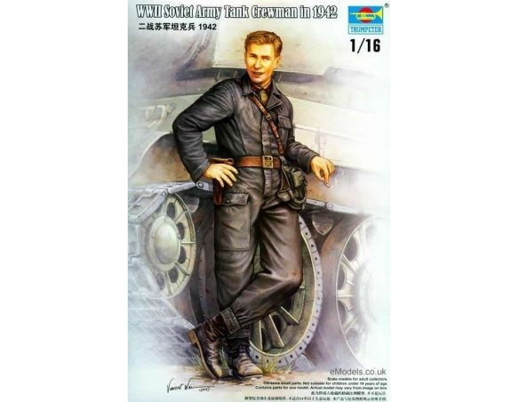 TRUMPETER 00701 WWII SOVIET ARMY TANK CREWMAN IN 1942 Modellino