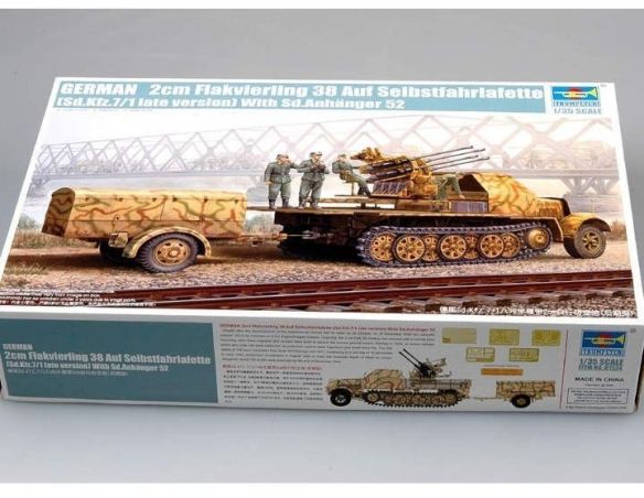 TRUMPETER 01524 GERMAN 2 CM FLAKVIERLING 38 AUF SD.KFZ.7/1 LATE Modellino