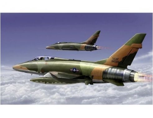 Trumpeter TP1650 F 100 SUPER SABRE KIT 1:72 Modellino