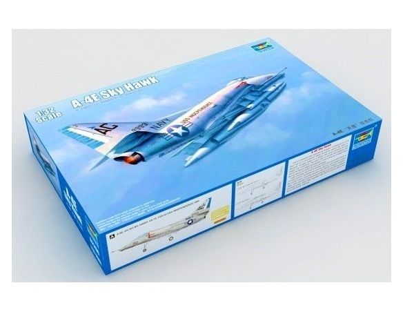 TRUMPETER 02266 4E SKY HAWK Modellino