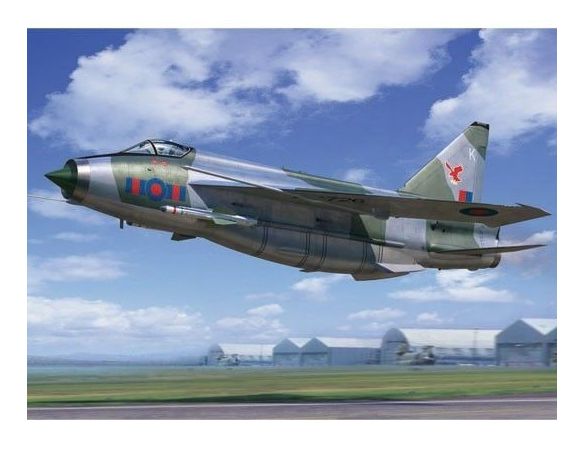 TRUMPETER 02281 ENGLISH ELECTRIC BAC LIGHTNING F.2A/F.6 Modellino