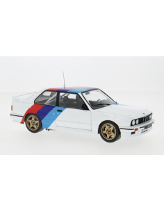 WHITEBOX WB124244 BMW M3 E30 1989 WHITE/DECAL 1:24 Modellino