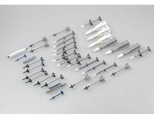 TRUMPETER 03303 US AIRCRAFT WEAPON AIR TO AIR MISSILE Modellino