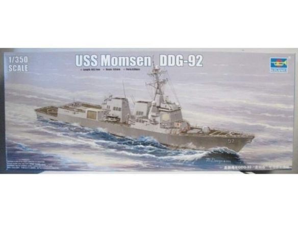 TRUMPETER 04527 USS MOMSEN DDG-92 Modellino