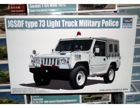 TRUMPETER 05518 JGSDF TYPE 73 LIGHT TANK POLICE Modellino