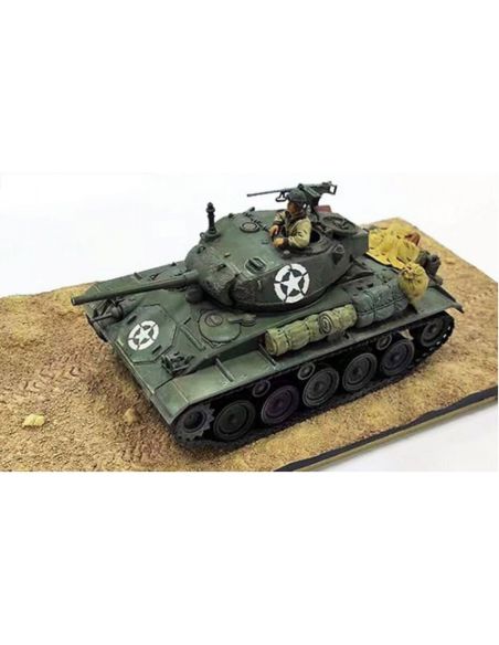 FORCES OF VALOR FOR801002A M24 TANK 1945 US CHAFFEE MEDIUM COMPANY D.36 1:32 Modellino