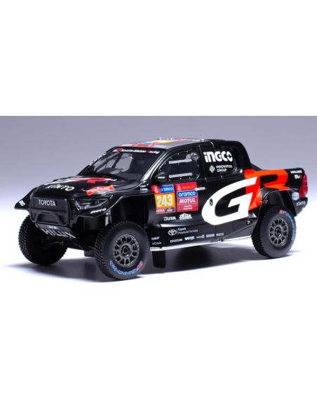 IXO MODEL RAM931 TOYOTA GR DKR HILUX EVO T1U N.243 RALLY DAKAR 2024 BOTTERILL-CUMMINS1:43 Modellino