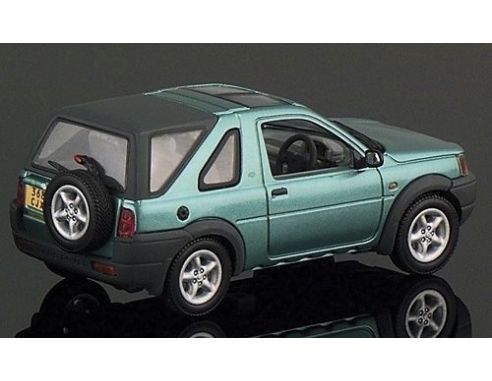 Universal Hobbies UH1504 LAND ROVER FREELANDER H.BACK 1:43 Auto Stradali