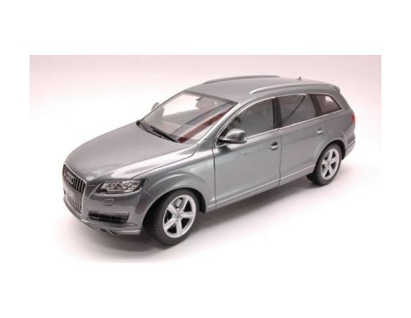 Welly WE3687 AUDI Q 7 2006 SILVER 1:18 Modellino