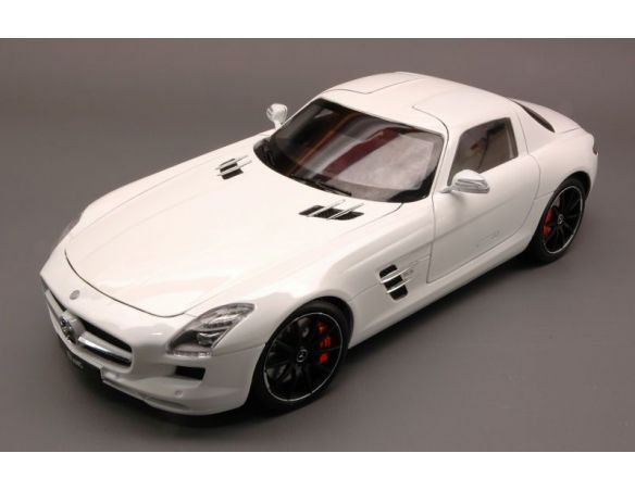Welly WE4564 MERCEDES SLS AMG (C197) 2010 WHITE 1:18 Auto Stradali