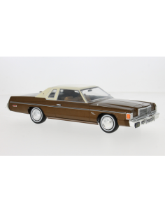 WHITEBOX WB124261 DODGE ROYAL MONACO COUPE 1977...