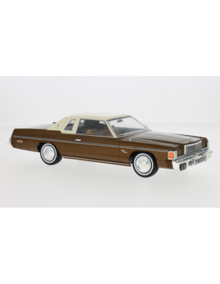 WHITEBOX WB124261 DODGE ROYAL MONACO COUPE 1977 BROWN/BEIGE 1:24 Modellino