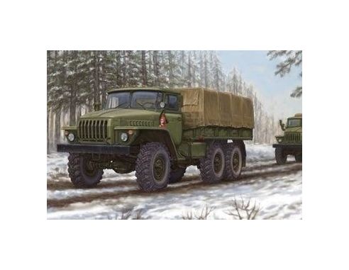 TRUMPETER 01012 RUSSIAN URAL-4320 TRUCK Modellino