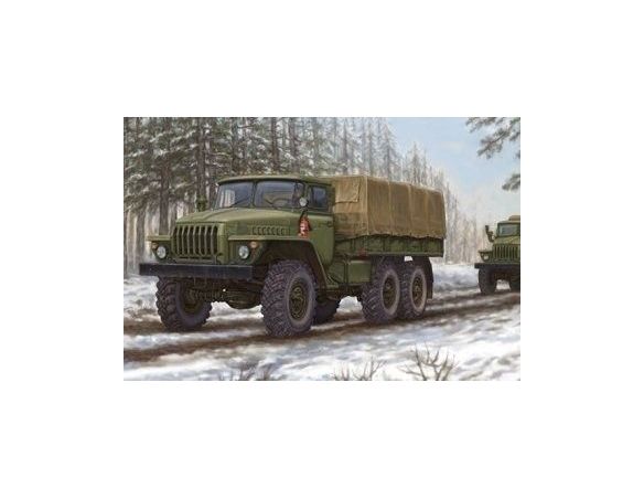 TRUMPETER 01012 RUSSIAN URAL-4320 TRUCK Modellino