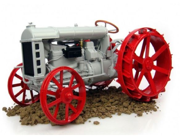 Universal Hobbies UH2917 FORDSON MODEL F 1917 1:16 Modellino