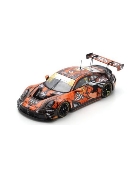 SPARK MODEL SA291 PORSCHE 911 GT3 R N.911 WORLD CUP MACAU 2024 A.PICARIELLO 1:43 Modellino