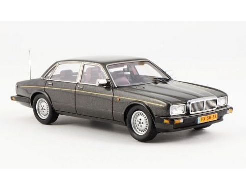 Neo Scale Models NEO43158 DAIMLER XJ40 SOVEREIGN 1990 DARK GREY 1:43 Auto Stradali