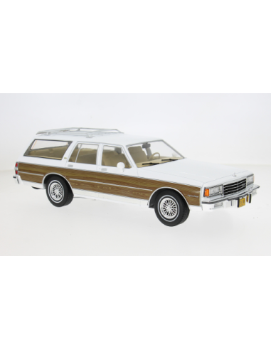MODELCARGROUP MCG18475 CHEVROLET CAPRICE ESTATE WAGON 1985 WHITE/DECALS 1:18 Modellino