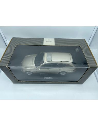 MERCEDES BENZ E-KLASSE T-MODELL CLASS 1:18 Modellino