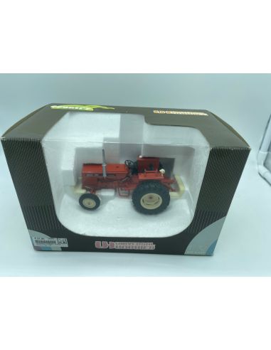 UNIVERSAL HOBBIES UH2675 TRATTORE RENAULT 551 1:32 Modellino