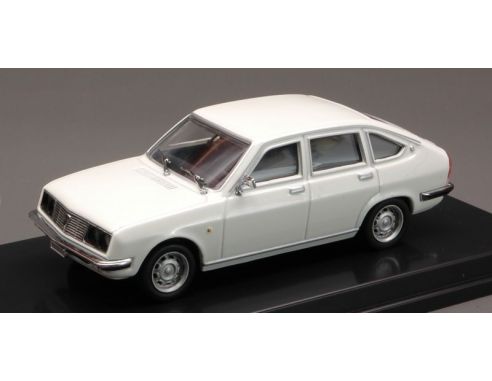 Pego PE1029 LANCIA BETA BERLINA 1972 WHITE 1:43 Modellino