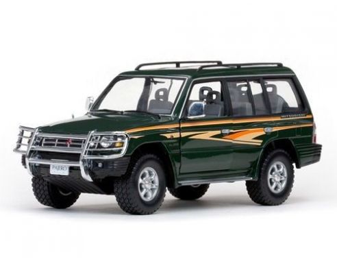 SunStar 1225 MITSUBISHI PAJERO LONG 3.5 V6 1998 DARK GREEN 1:18 Modellino