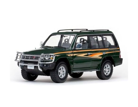 SunStar 1225 MITSUBISHI PAJERO LONG 3.5 V6 1998 DARK GREEN 1:18 Modellino