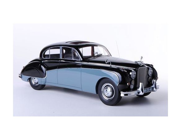 Neo Scale Models NEO18035 JAGUAR MK VIII 1956 DOORS AND HOODS CLOSED BLACK/LIGHT BLUE 1:18 Auto Stradali