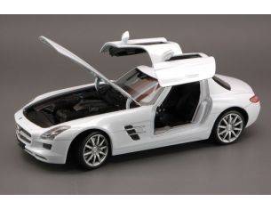 Welly WE4245 MERCEDES SLS AMG 2009 WHITE 1:24 Modellino