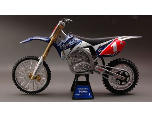 New Ray NY49333Y YAMAHA J.STEWART WORLD CHAMPION  SUPERCROSS 2009 1:6 Modellino
