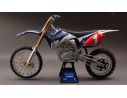 New Ray NY49333Y YAMAHA J.STEWART WORLD CHAMPION  SUPERCROSS 2009 1:6 Modellino