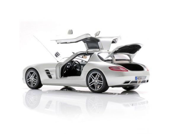 Norev 183490 MERCEDES BENZ SLS AMG COUPE '10 1/18 Modellino