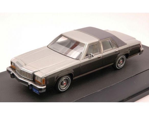 Matrix MX20603-401 FORD CROWN VICTORIA 1986 SILVER/GREEN ED.LIM. 1 OF 312 1:43 Modellino