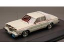 Matrix MX20303-161 CHRYSLER FIFT AVENUE 1984 WHITE ED.LIM.1 OF 408 1:43 Modellino