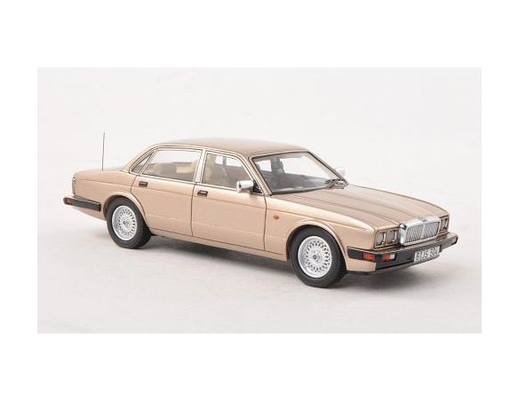 Neo Scale Models NEO49504 JAGUAR XJ SOVEREIGN 1990 CHAMPAGNE MET.1:43 Modellino