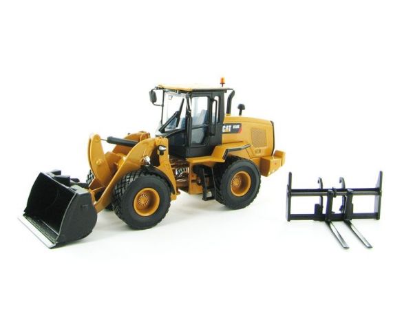 Norscot NR55228 CAT 938K WHEEL LOADER WITH INTERCHANGEABLE WORK TOOLS 1:50 Modellino