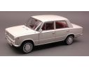 IST Models IST18001SEB SEAT 124 1969 CREAM 1:18 Modellino