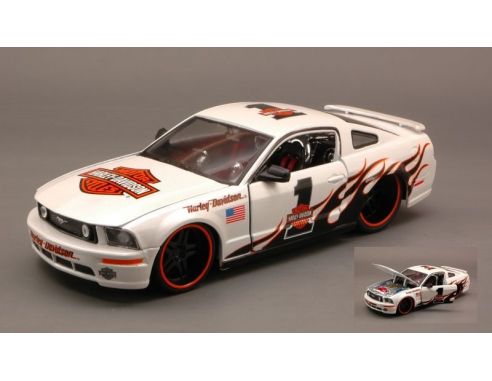 Maisto MI32169W FORD MUSTANG GT 2006  WHITE H.DAVIDSON 1:24 Modellino