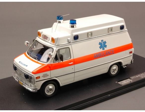 Matrix MX20302-391 CHEVROLET G30 VAN AMBULANCE 1986 ED.LIM.PCS 400 1:43 Modellino